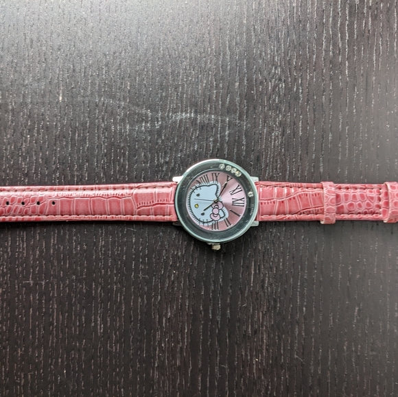 New hello kitty watch, pink watch - Picture 3 of 6